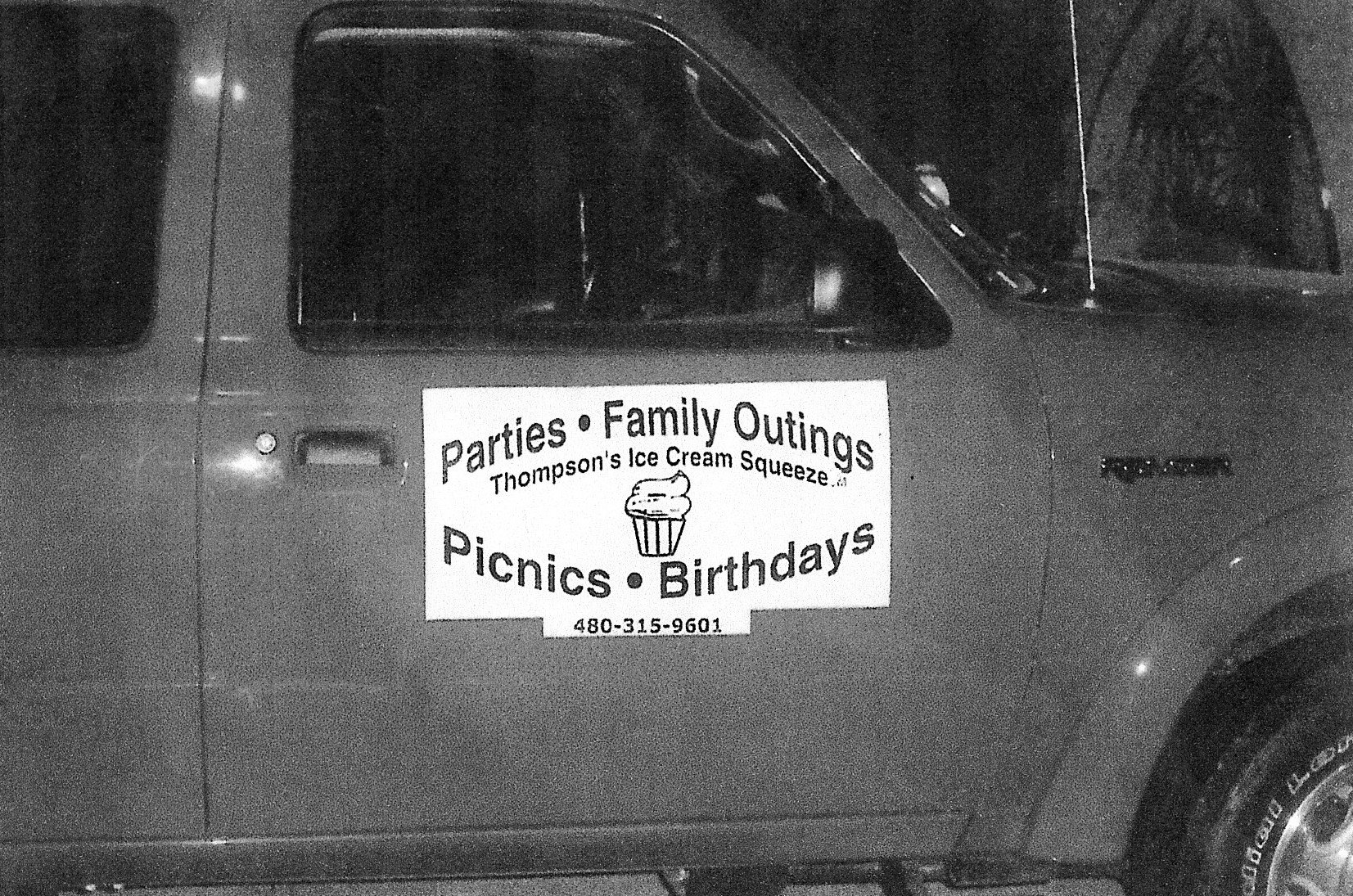  PARTIES Â· FAMILY OUTINGS PICNICS Â· BIRTHDAYS THOMPSON'S ICE CREAM SQUEEZE 480-315-9601