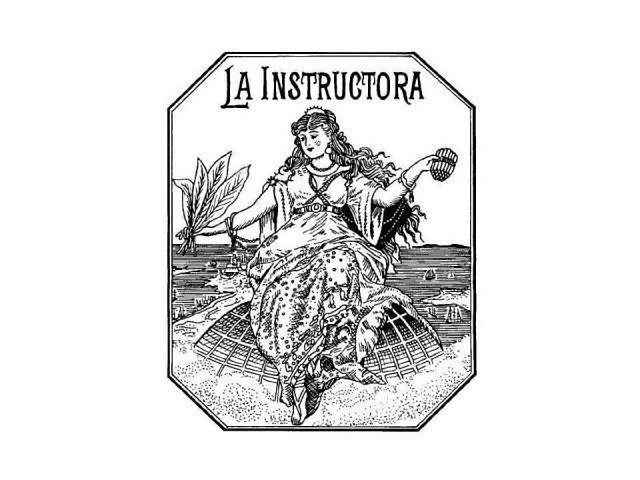  LA INSTRUCTORA