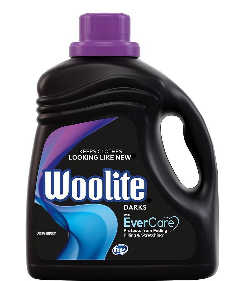  KEEPS CLOTHES LOOKING LIKE NEW WOOLITE DARKS WITH EVERCARE PROTECTS FROM FADING PILLING &amp; STRETCHING HE LAUNDRY DETERGENT